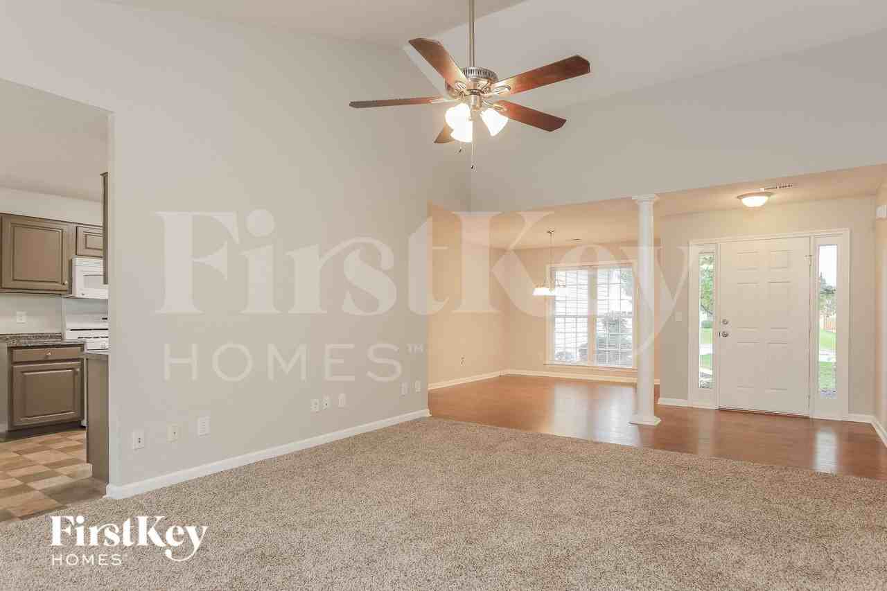 3508 Bent Trace Dr - Photo 4 of 15