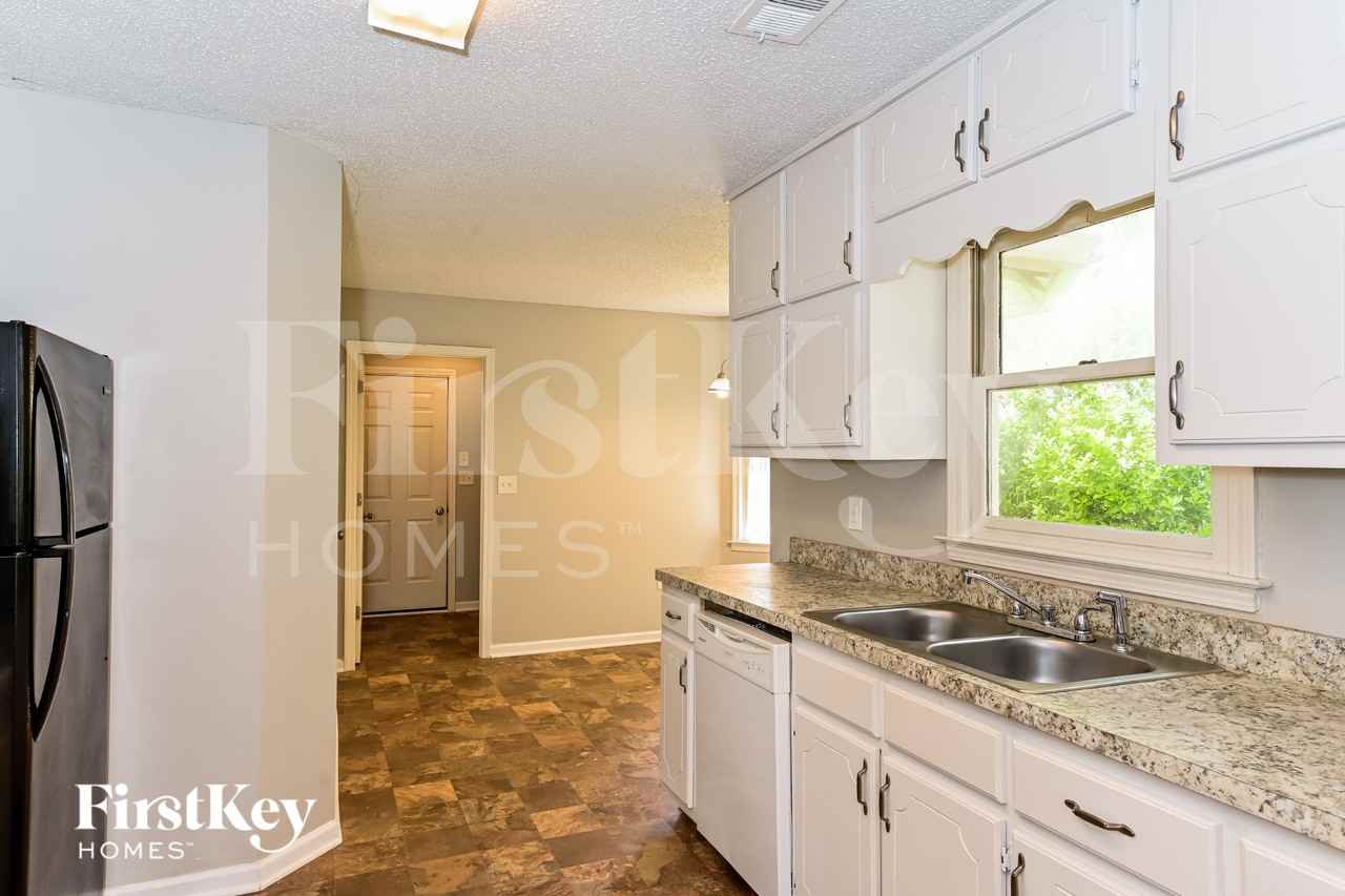 35 Park Place Dr - Photo 6 of 15