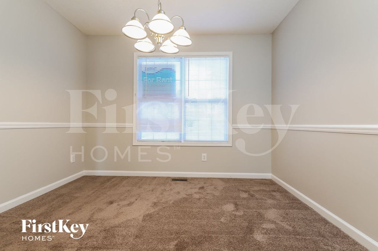 3240 Hilltop Cir - Photo 5 of 17