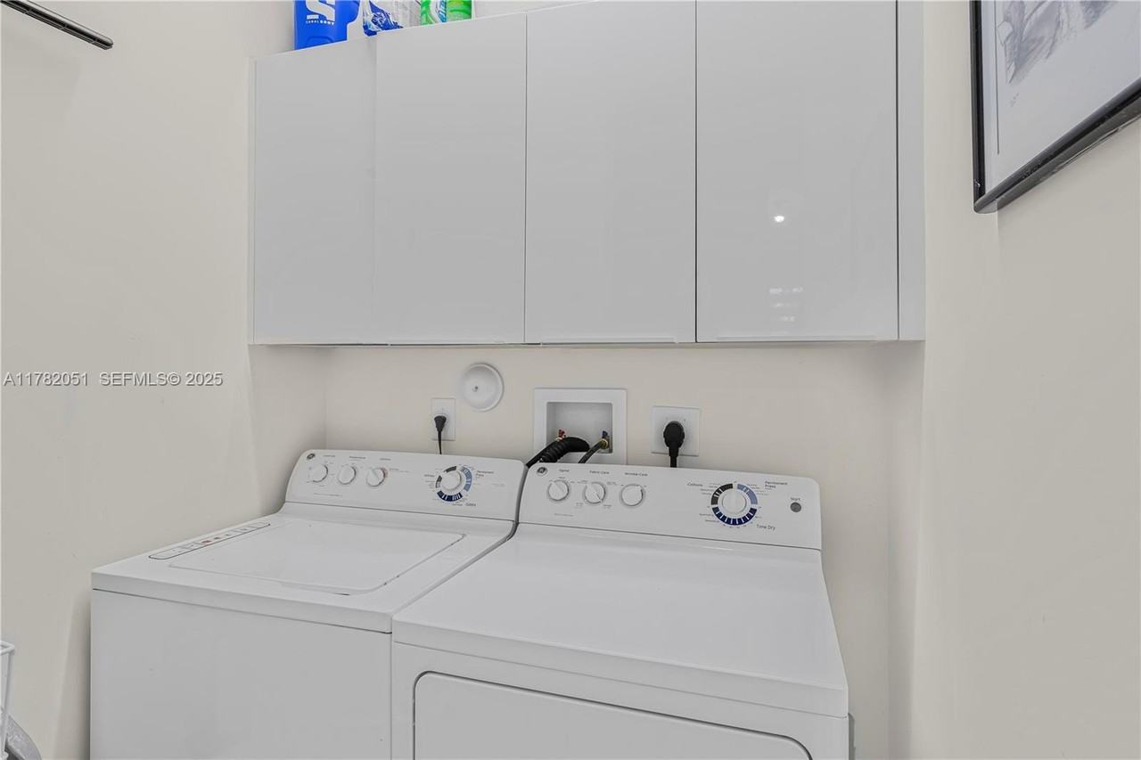 6671 Northwest 105th Place #6671 - Photo 2 of 41