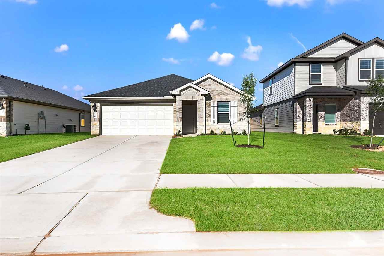 3710 Turnpike Drive - Photo 2 of 40