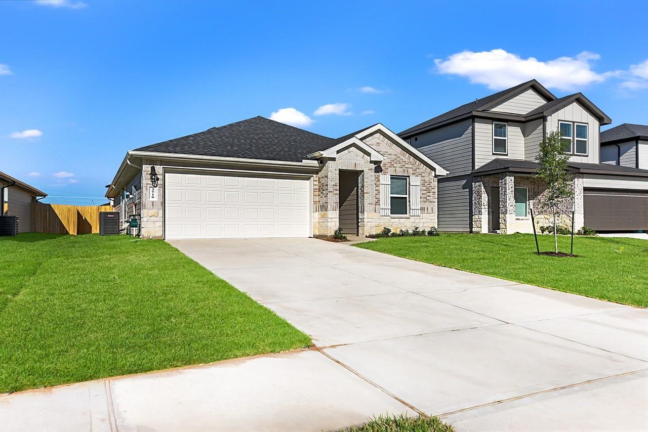 3710 Turnpike Drive - Photo 3 of 40