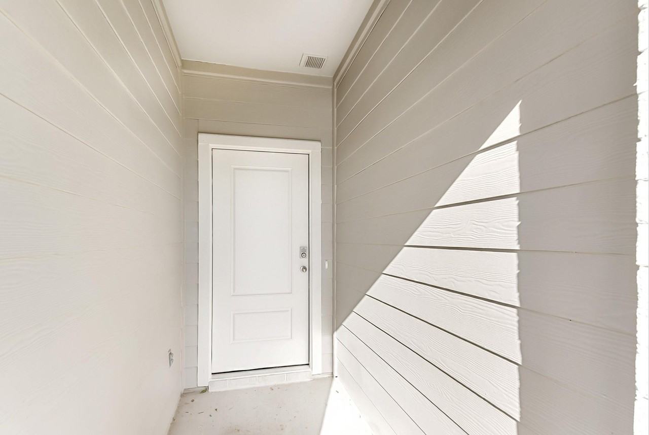 3710 Turnpike Drive - Photo 4 of 40