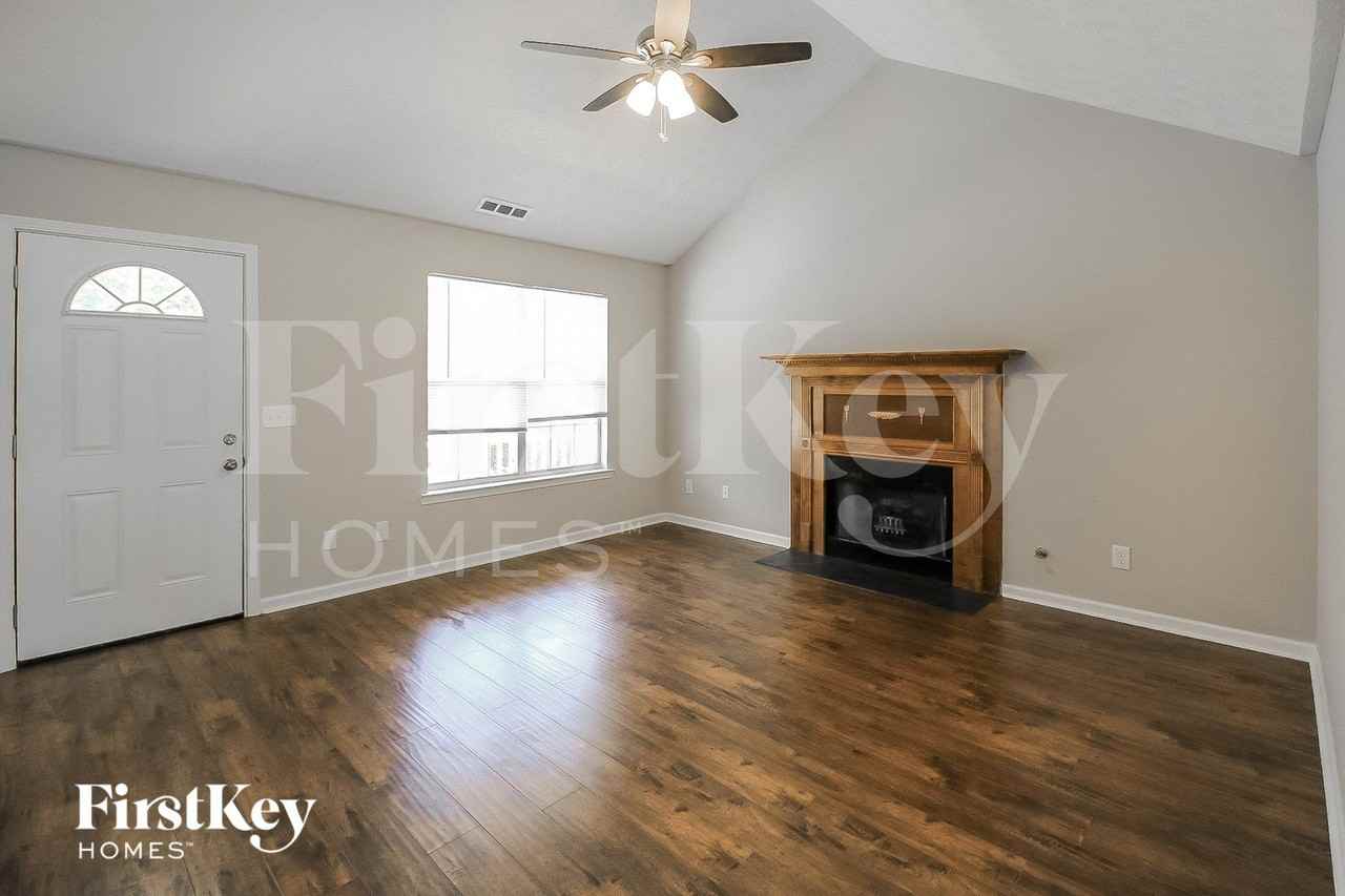 22 Chelsea Ln - Photo 4 of 15