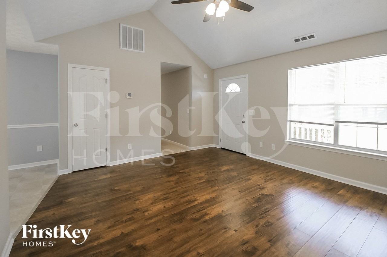 22 Chelsea Ln - Photo 5 of 15