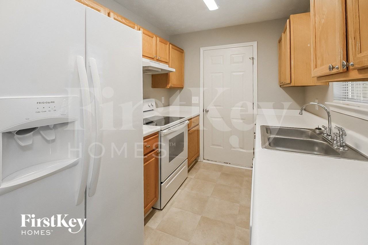 22 Chelsea Ln - Photo 7 of 15