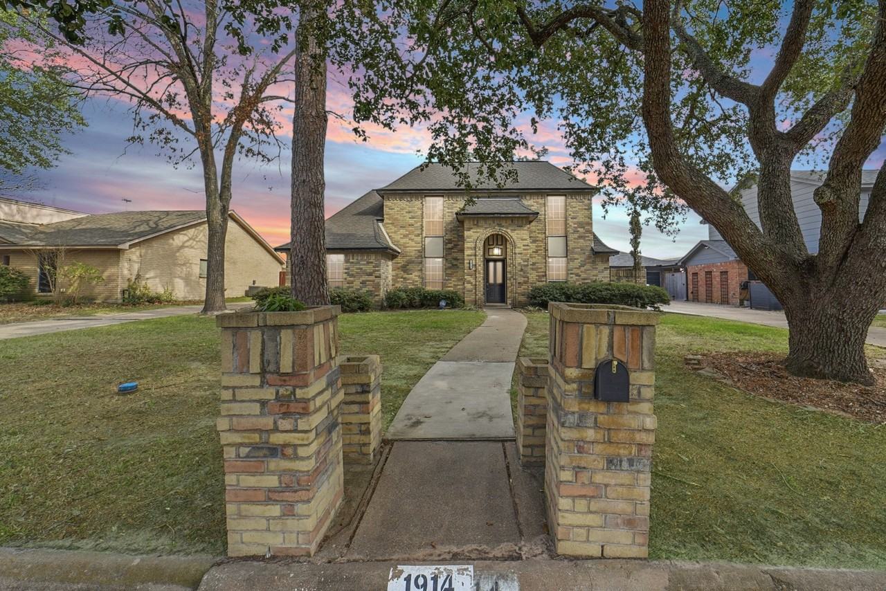 1914 Abby Aldrich Ln - Photo 4 of 47