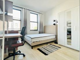 Private Bedroom in 5 Bedroom/1 Bathroom Home - Photo 1 of 1