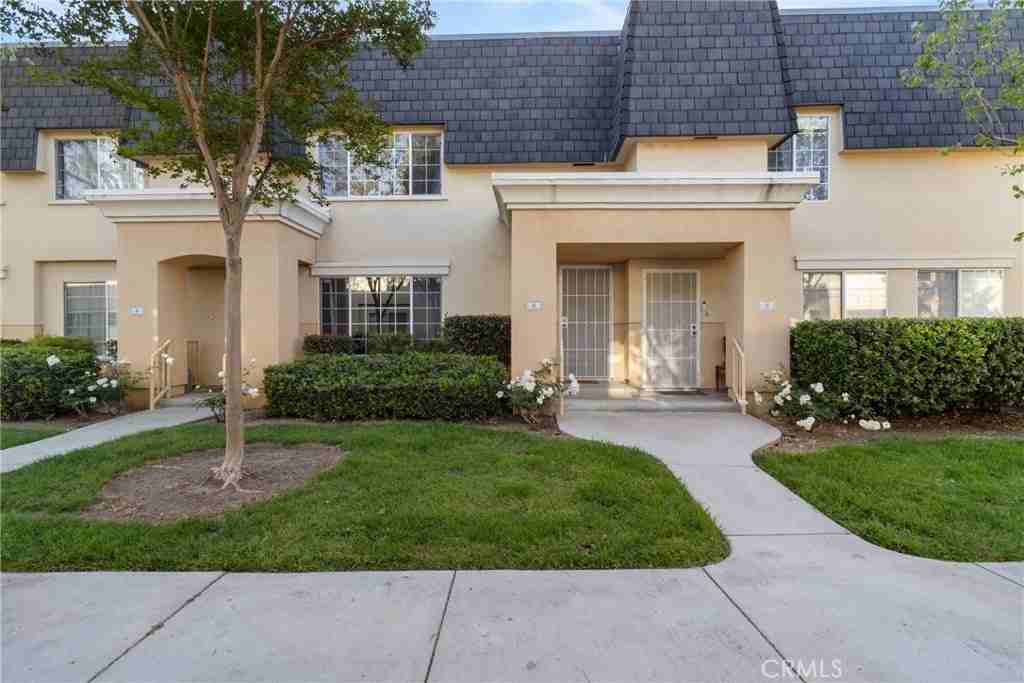 19124 Hamlin St - Photo 2 of 28