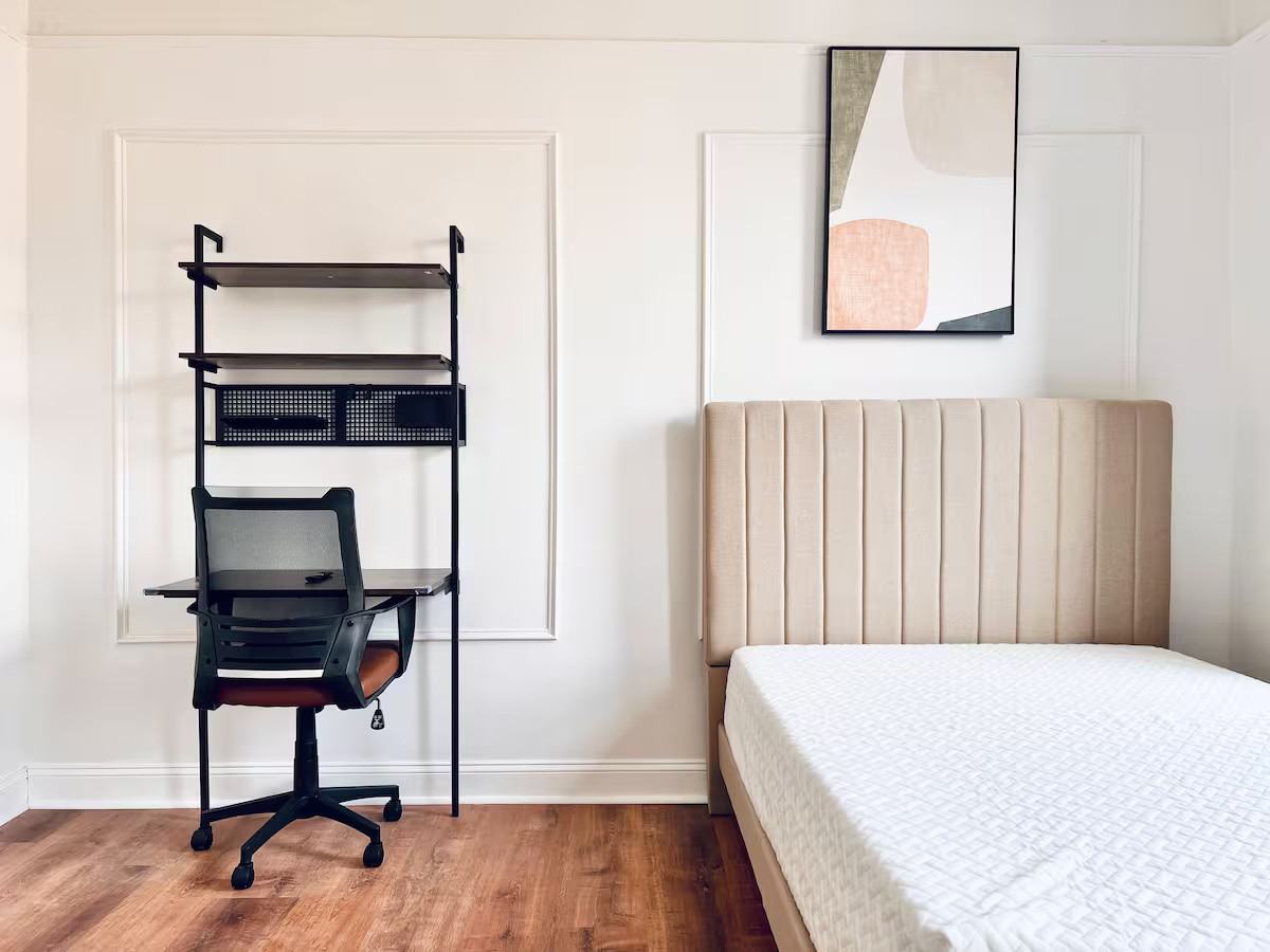 Private Bedroom in 4 Bedroom/1 Bathroom Home - Photo 2 of 9