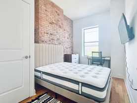 Private Bedroom in 4 Bedroom/2 Bathroom Home - Photo 1 of 1