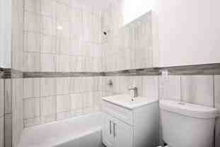 Private Bedroom in 4 Bedroom/2 Bathroom Home - Photo 1 of 1