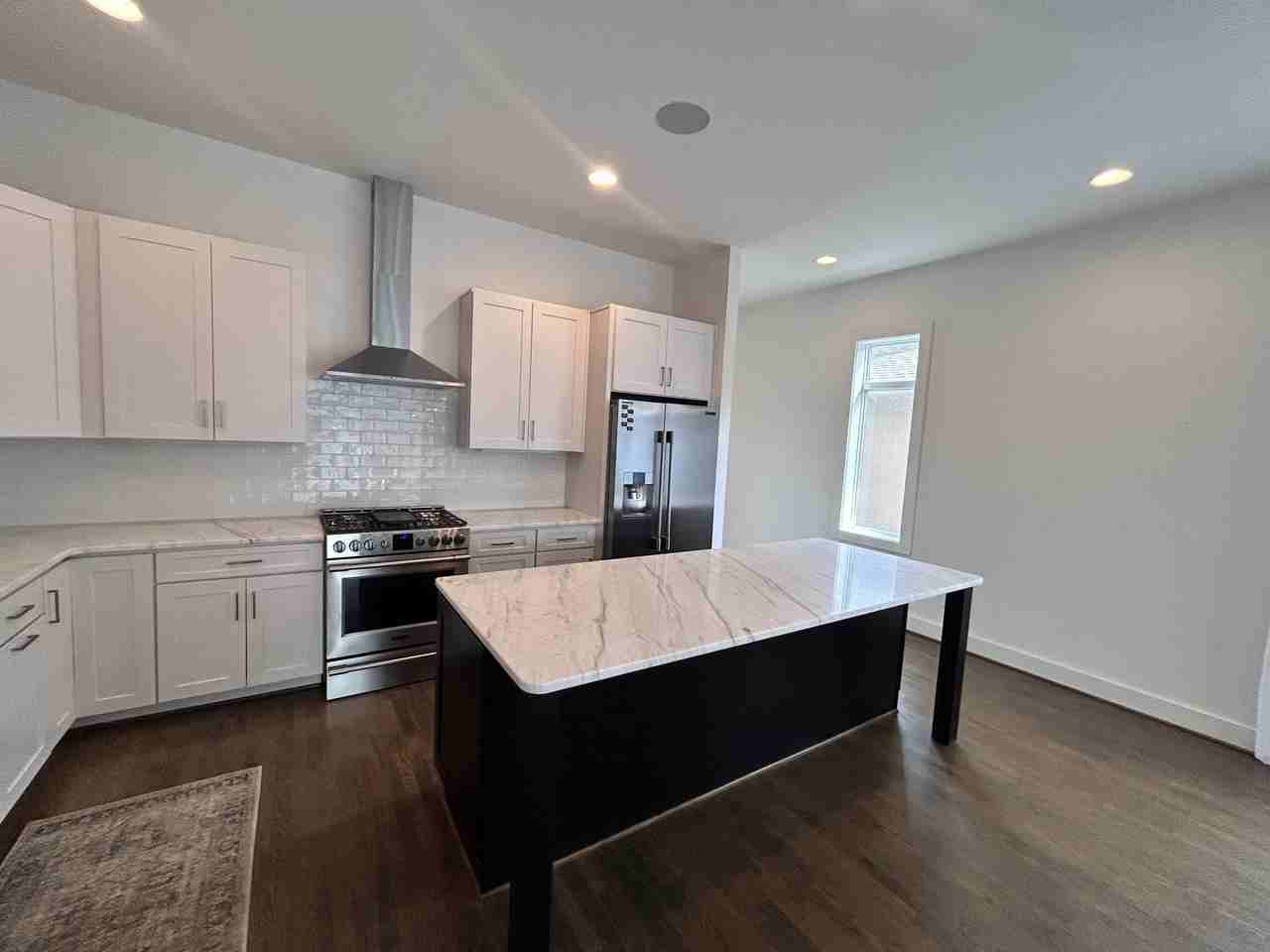 913B 14th Ave S - Photo 3 of 17