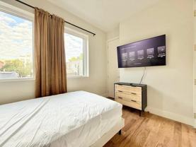 Private Bedroom in 5 Bedroom/2 Bathroom Home - Photo 1 of 1