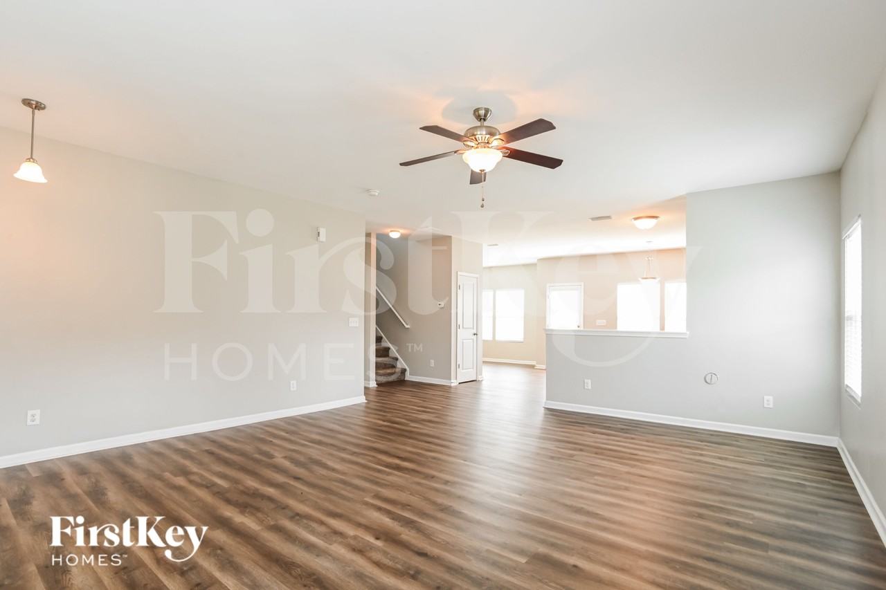 12888 Brandenburg Ln - Photo 4 of 19