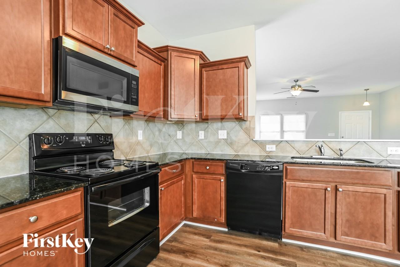 12888 Brandenburg Ln - Photo 7 of 19