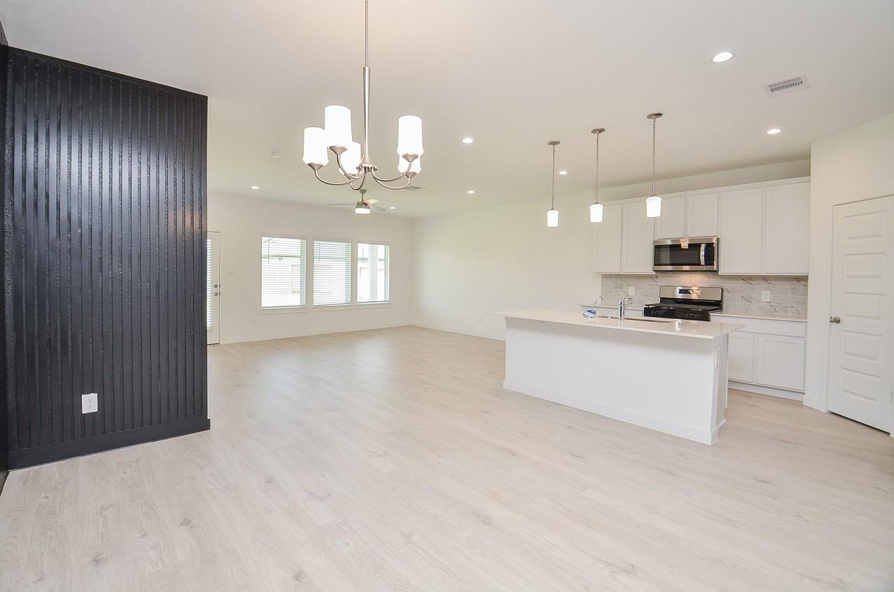 4218 Berwick Park Ln - Photo 6 of 41