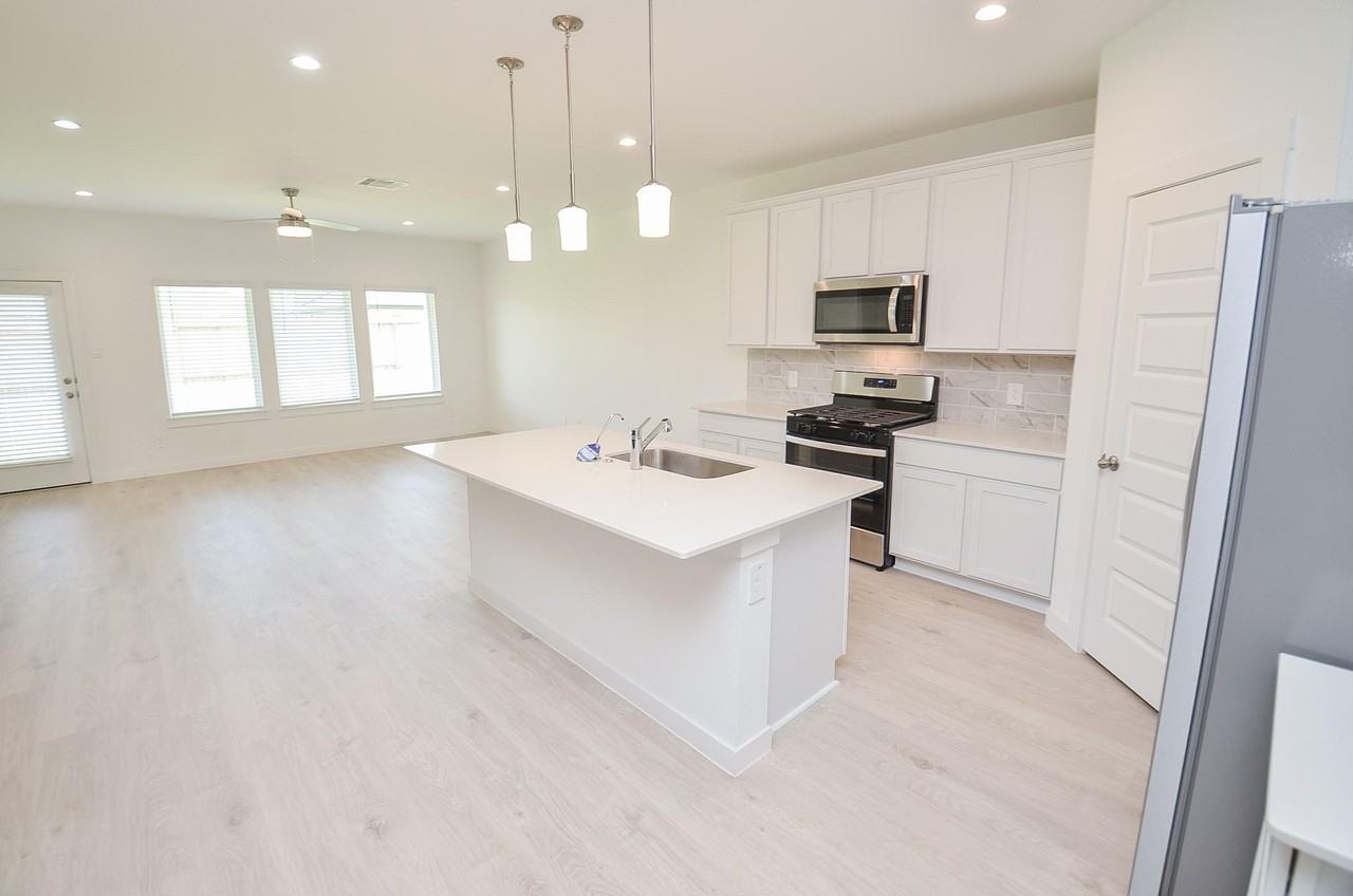 4218 Berwick Park Ln - Photo 7 of 41