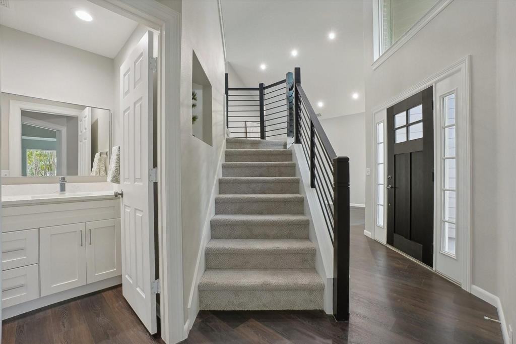 10417 Burgundy Dr - Photo 5 of 30