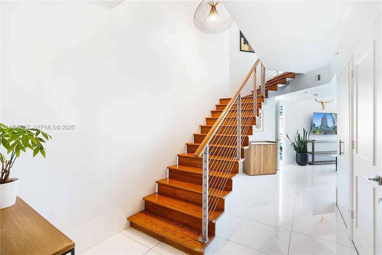 350 South Miami Avenue #713 - Photo 6 of 24