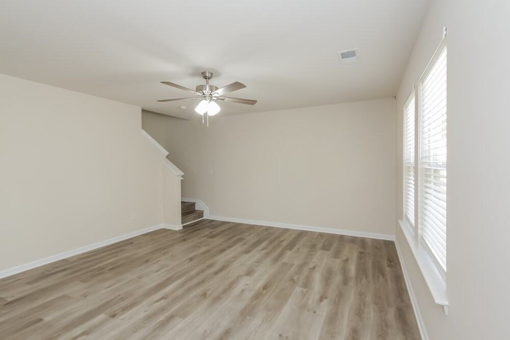 7810 Shadow Lawn Rd - Photo 4 of 17