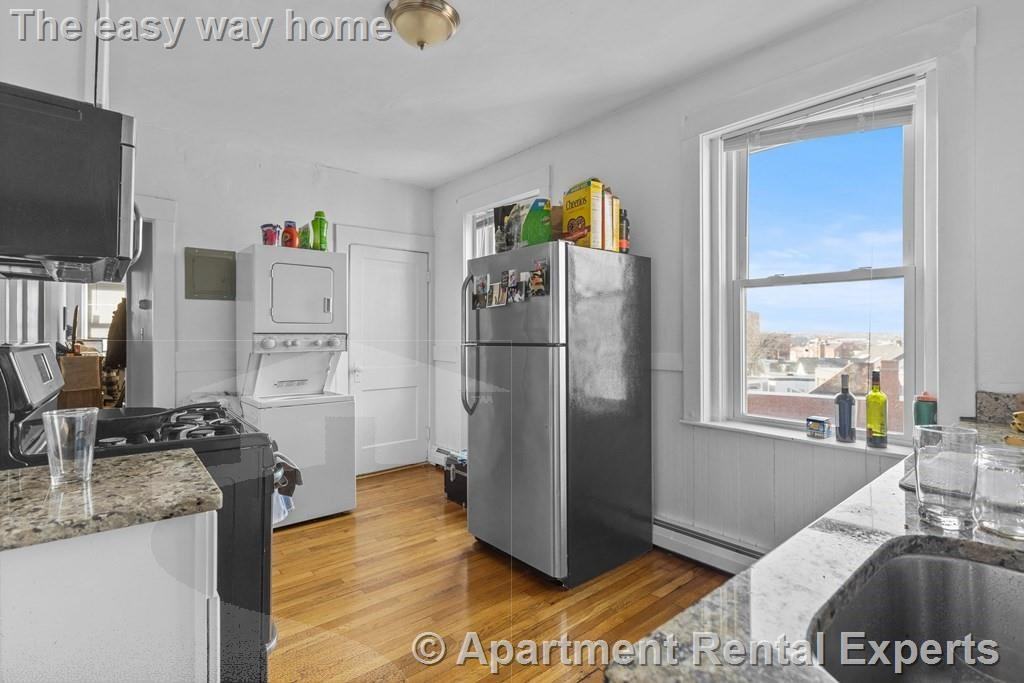 489 E Broadway #3 - Photo 2 of 7