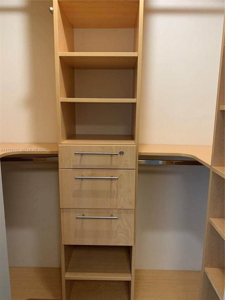 10335 Northwest 46th Street - Photo 2 of 50