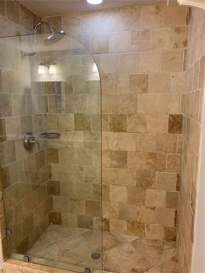 10335 Northwest 46th Street - Photo 3 of 50