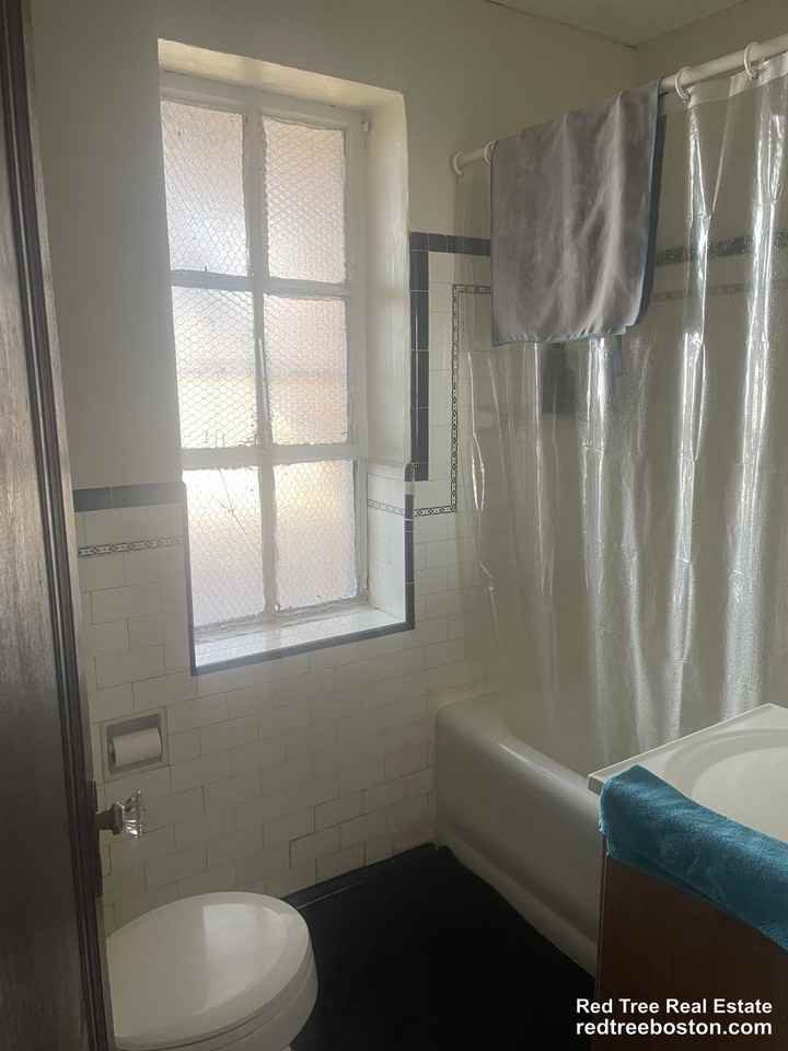 63 Fellsway W #8 - Photo 2 of 13