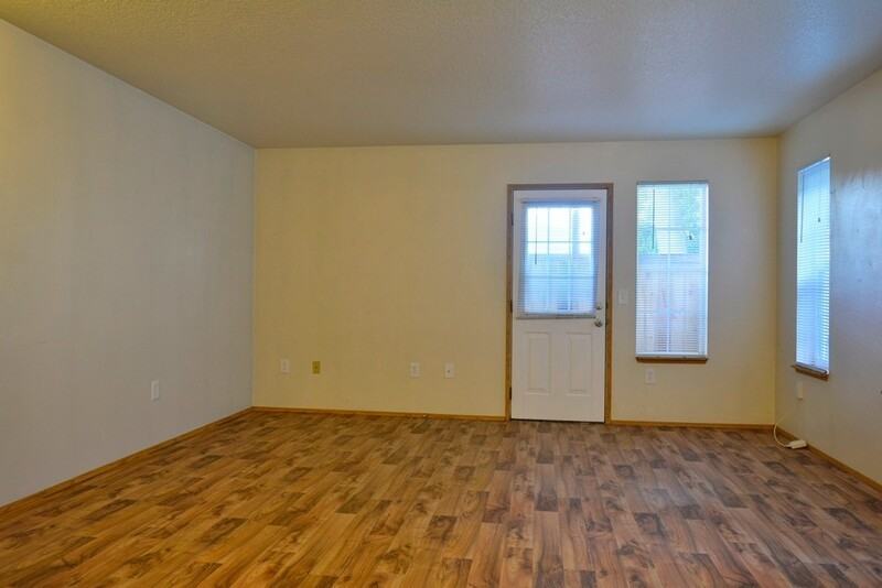 1908 Ne 46th Ave - Photo 2 of 12