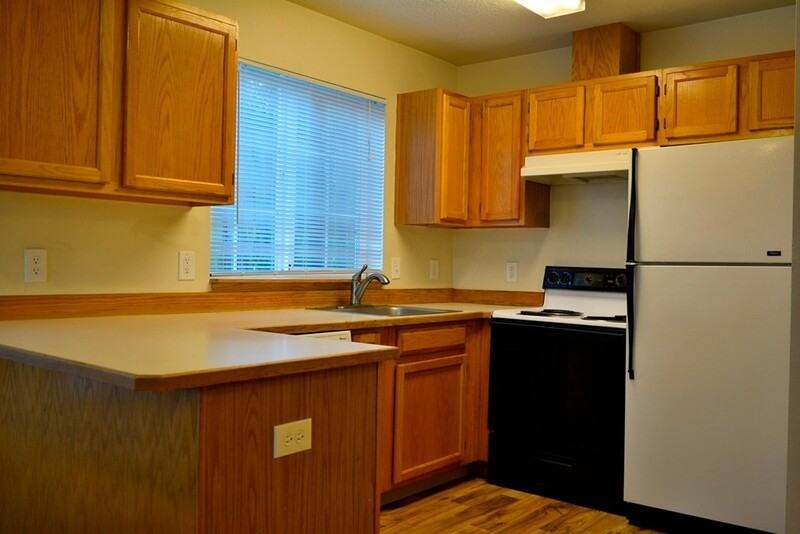 1908 Ne 46th Ave - Photo 4 of 12