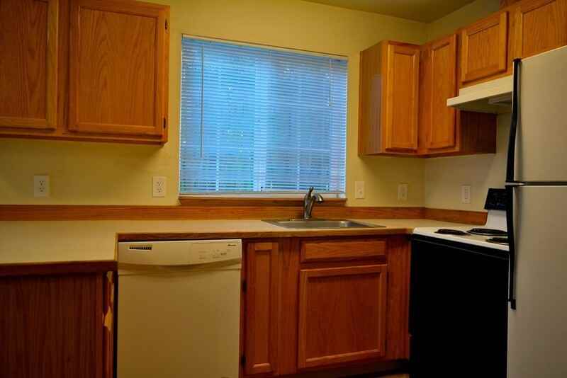 1908 Ne 46th Ave - Photo 5 of 12