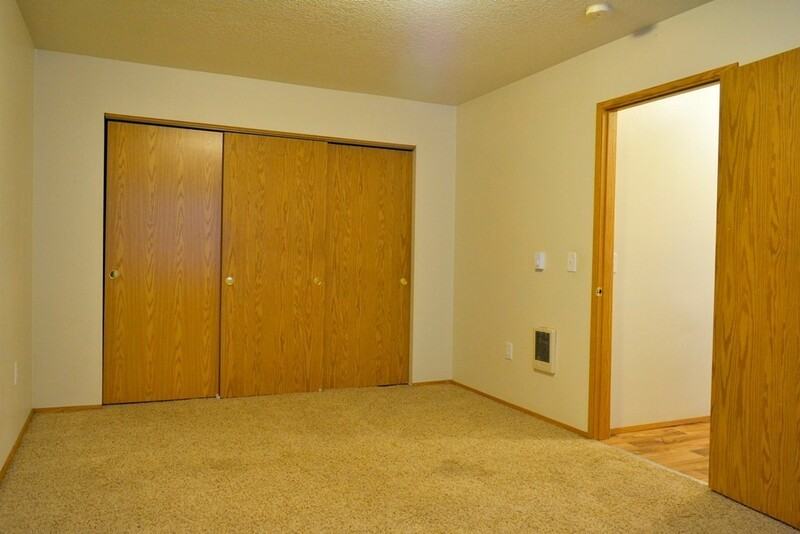 1908 Ne 46th Ave - Photo 6 of 12