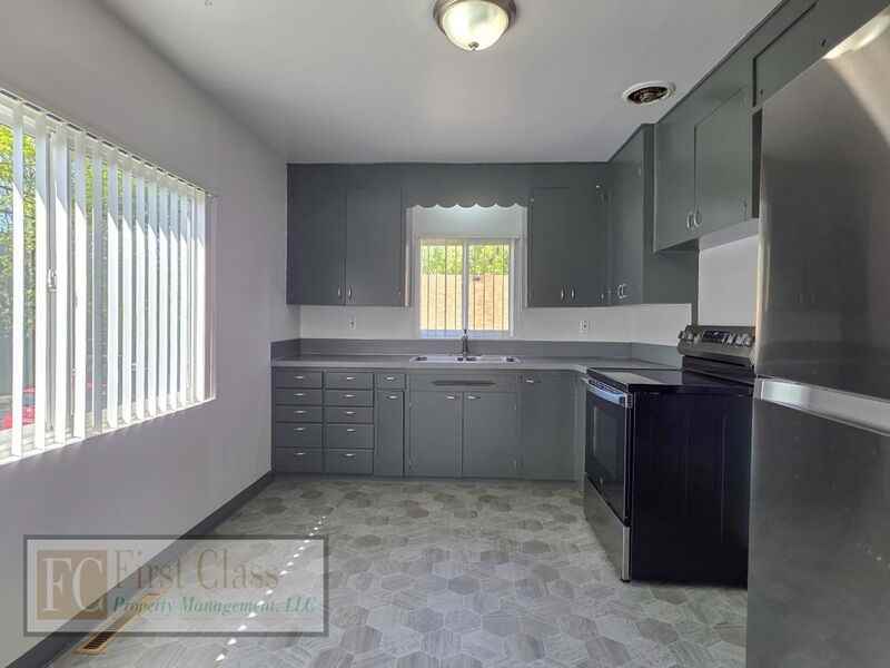 3601 Se Francis St - Photo 4 of 14