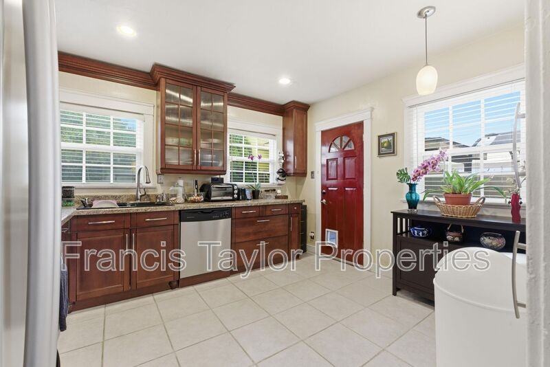 4469 38th St - Photo 7 of 24