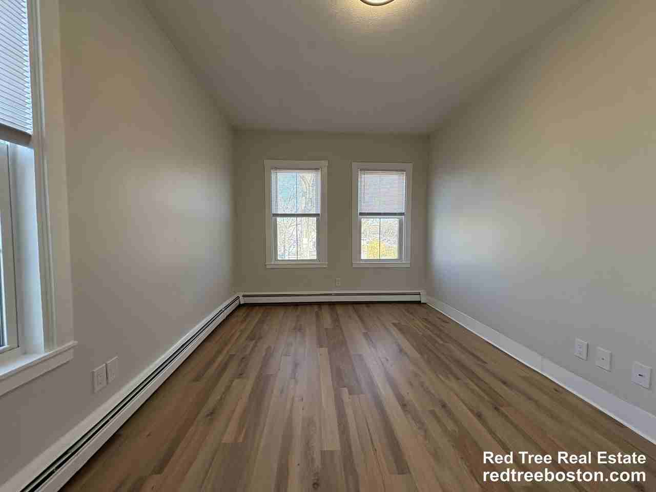 26 Saint James St - Photo 4 of 27