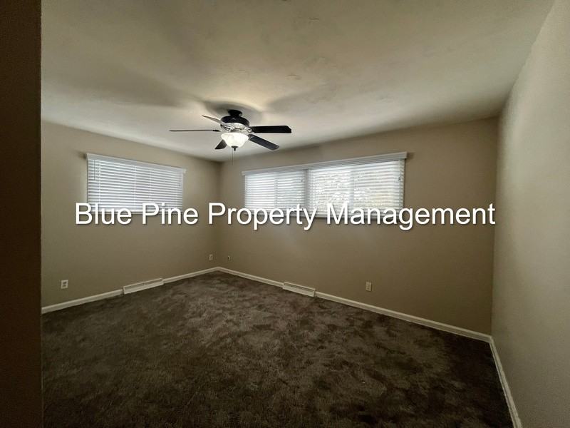 239 Pinon Dr - Photo 3 of 14