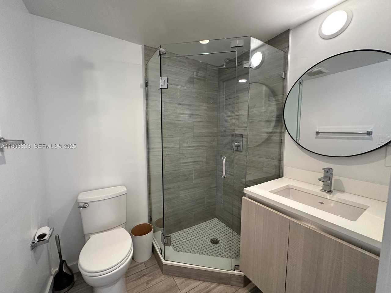 722 Northeast 15th Avenue #2 - Photo 2 of 31