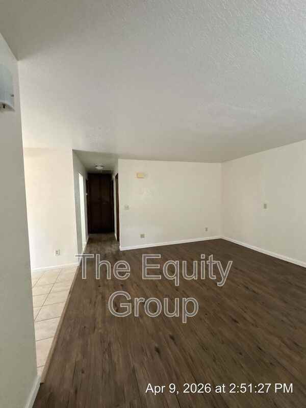 718 W Race Ave - Photo 3 of 14