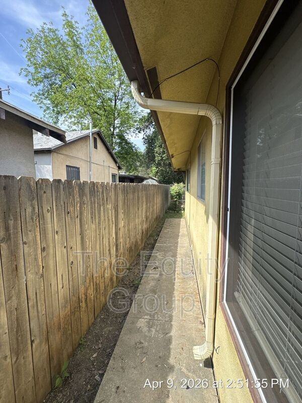 718 W Race Ave - Photo 6 of 14