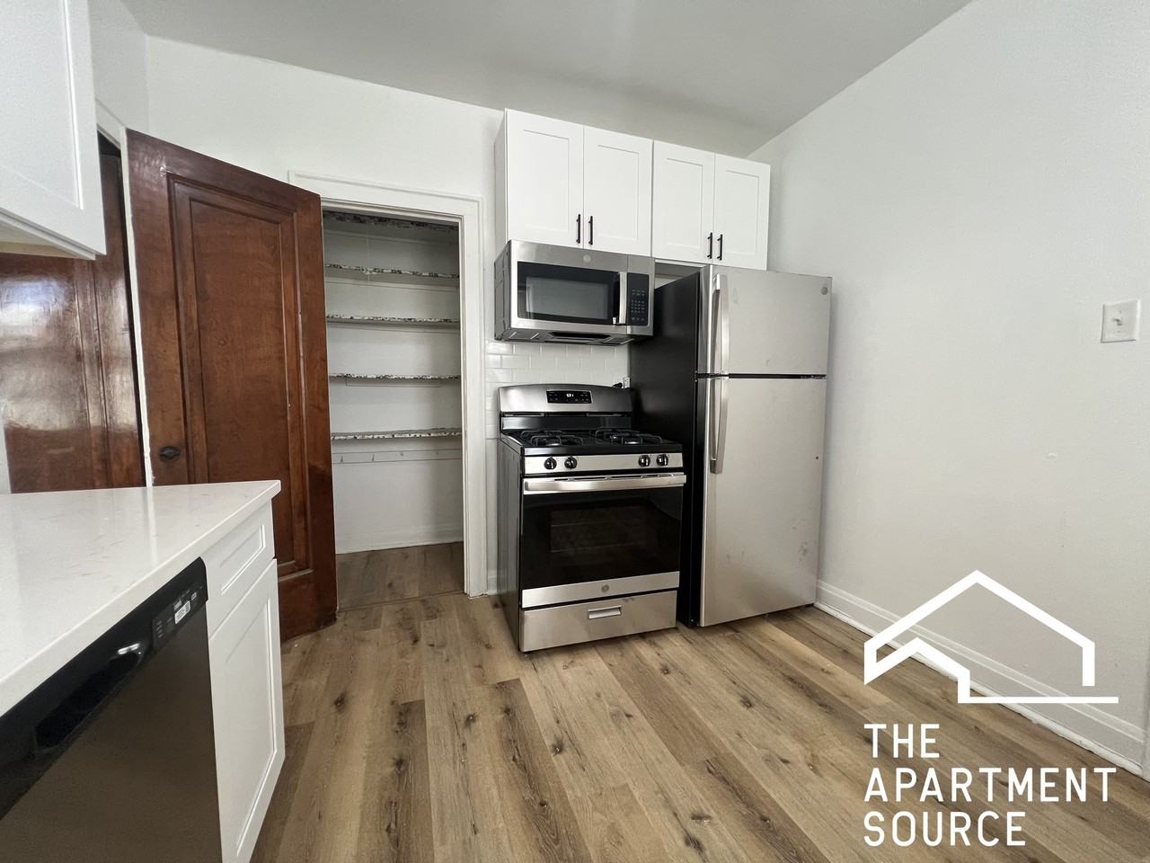 3150 Harlem Ave #1H - Photo 4 of 17