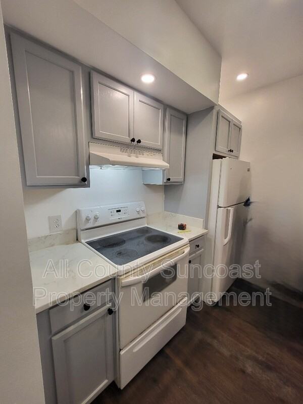 1830 Dr M.L.K. Jr St N #101 - Photo 2 of 9