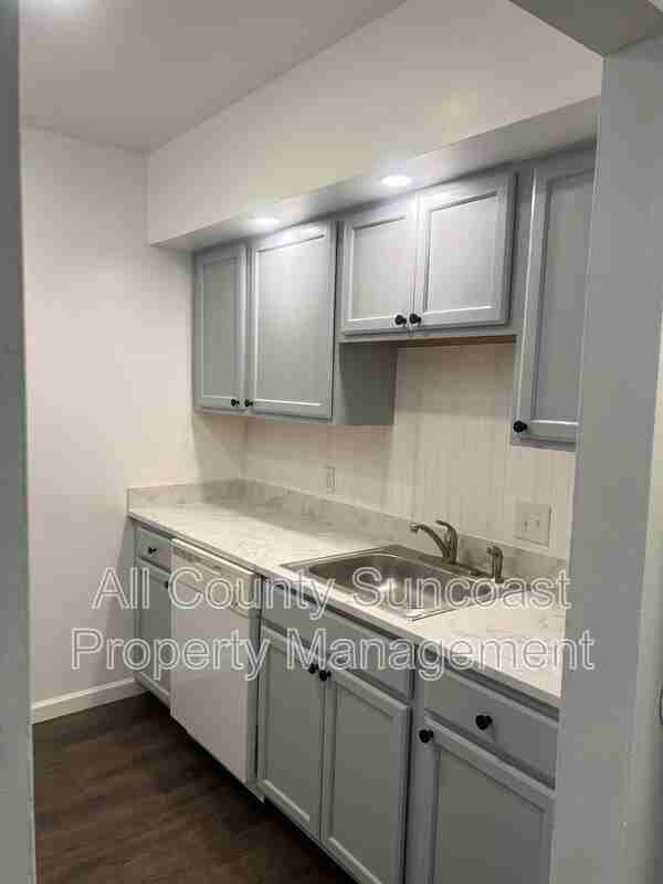 1830 Dr M.L.K. Jr St N #101 - Photo 3 of 9