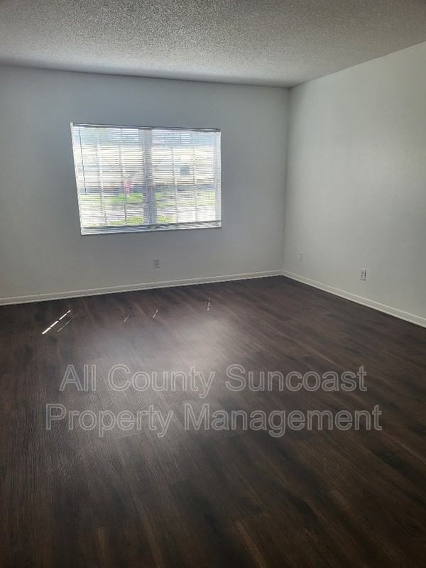 1830 Dr M.L.K. Jr St N #101 - Photo 5 of 9