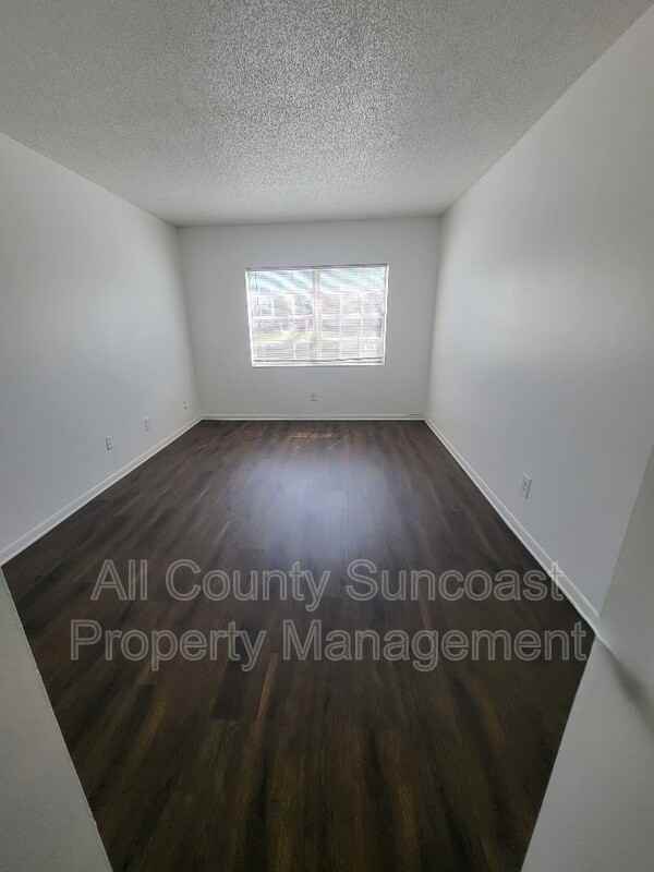 1830 Dr M.L.K. Jr St N #101 - Photo 7 of 9