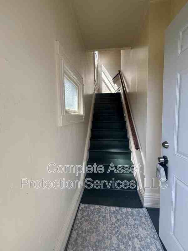 114 1/2 I St - Photo 2 of 13