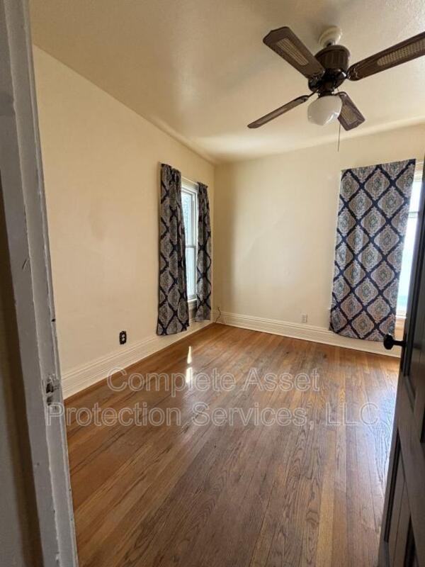 114 1/2 I St - Photo 7 of 13