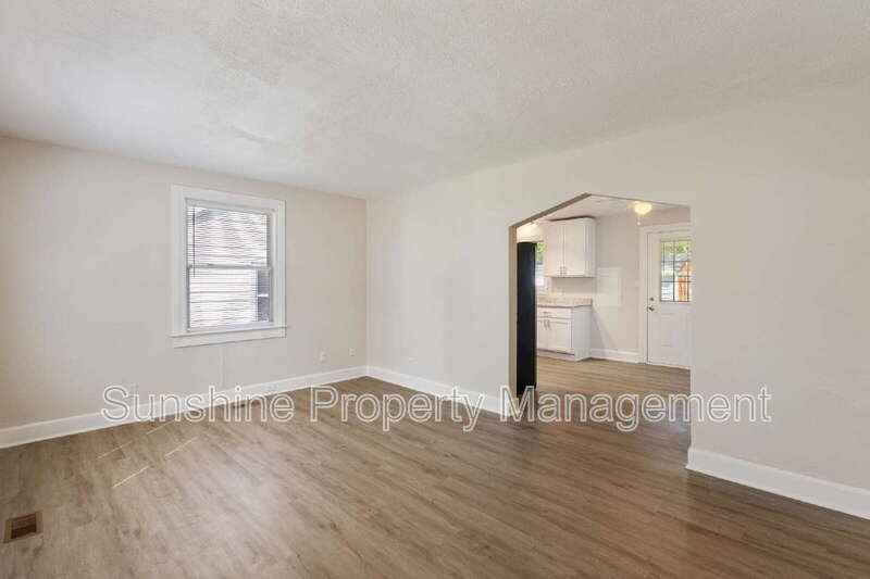 1115 Wright Ave - Photo 2 of 11