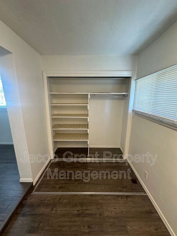 520 N Water Ave #2 - Photo 4 of 12