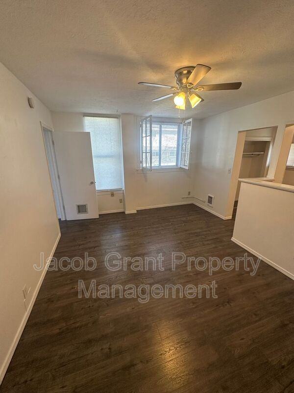 520 N Water Ave #2 - Photo 6 of 12